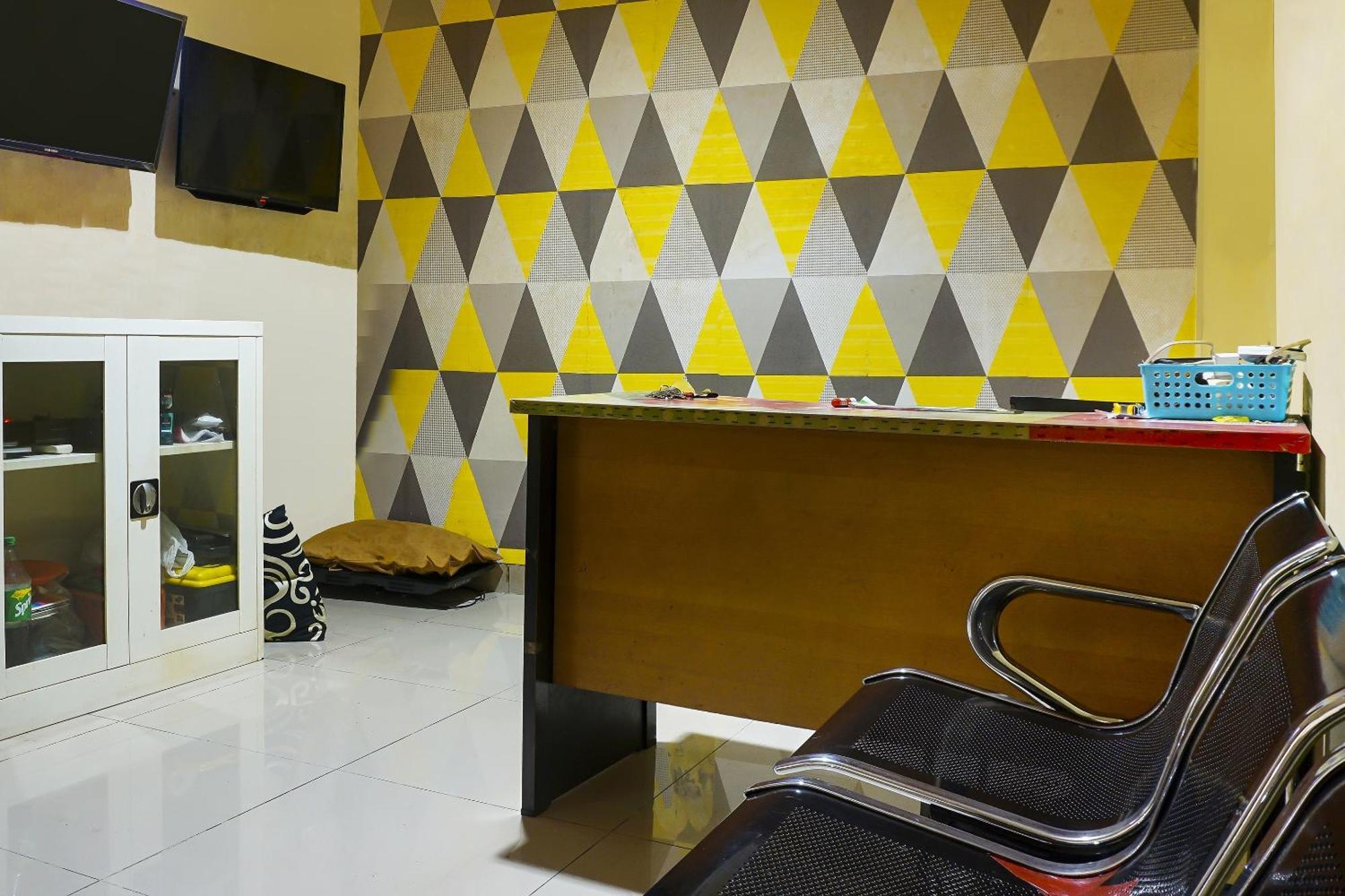 Hotel Oyo 91182 Kos'ta 2*